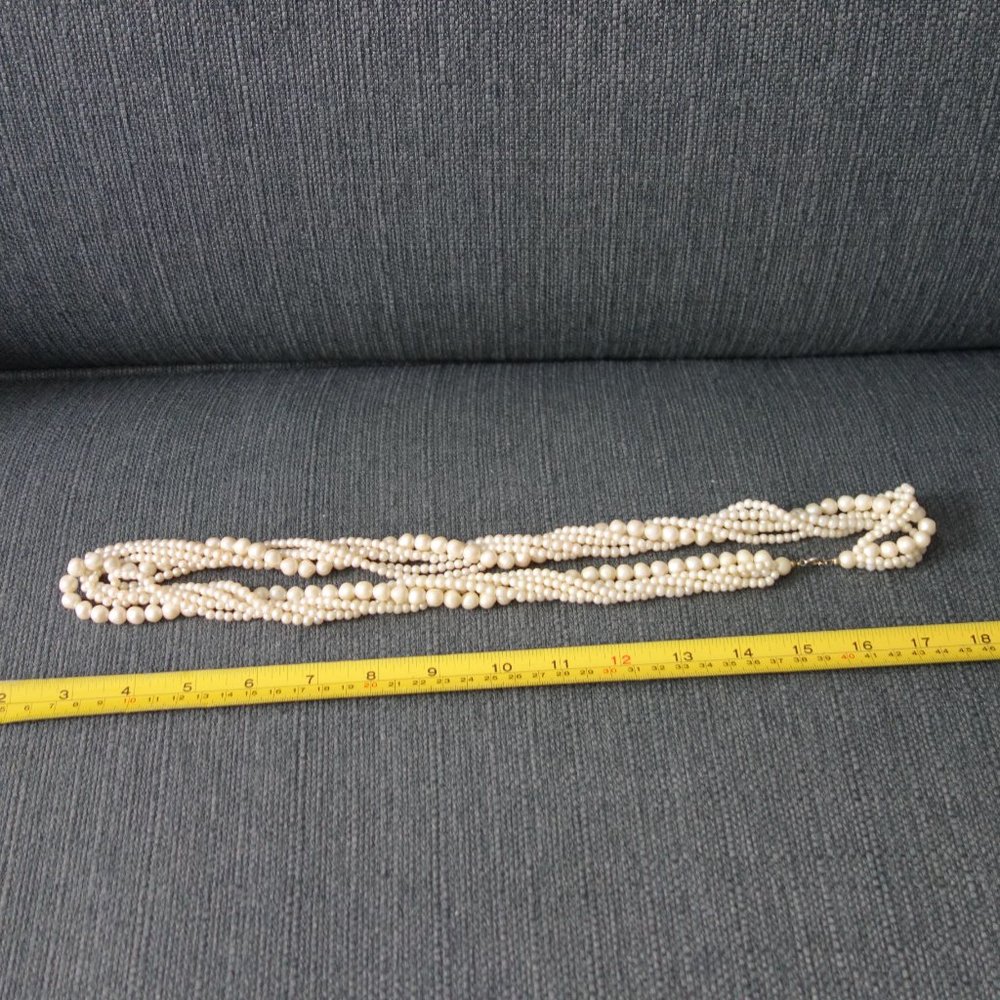 Pearl Necklace - Picture 5 of 7